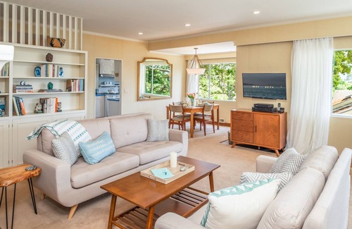 Northeast Carmel Casa | 3776 Stonehill - ¡Nuevo alquiler de vacaciones, a pie del centro!