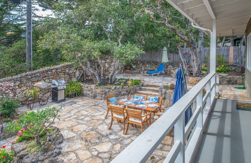 Northeast Carmel Casa | 3776 Stonehill - ¡Nuevo alquiler de vacaciones, a pie del centro!