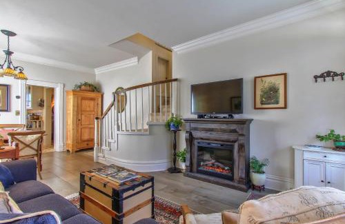 Pacific Grove Casa | 3792 The Lavender House home