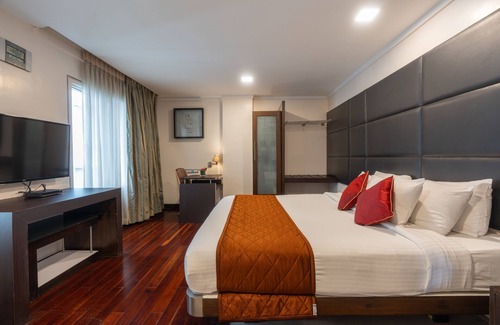 Sheshadripuram Hotel | 37th Crescent Hotel