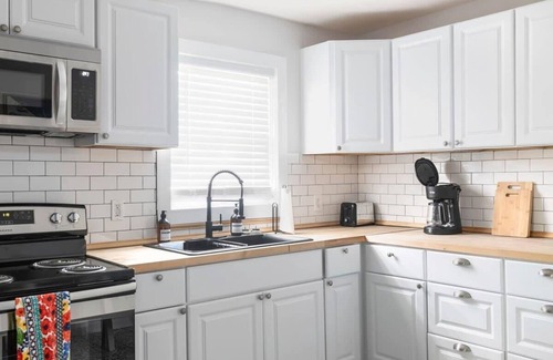 Avondale Casa | 37th Street Bungalow