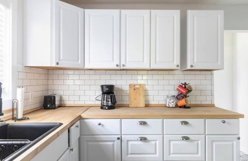 Avondale Casa | 37th Street Bungalow