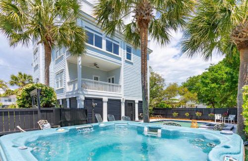 Isle of Palms Casa | 3800 Cameron Boulevard AvantStay Pool Ocean Views Deck