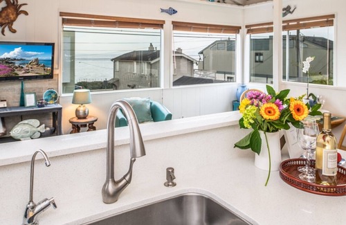 Pacific Grove Casa | 3804 Mermaid Loft 1 Bedroom Home by Redawning