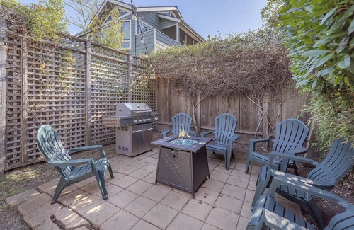 Pacific Grove Casa | 3812 Little House - Nightly Rental, Historic Home, Just Steps to Coast Trail