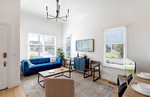 Pacific Grove Casa | 3814 Surf's Up! home