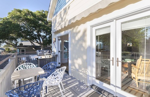 Pacific Grove Casa | 3817 Caledonia Bay Lookout - Perfect Family Retreat Near Bay, Park and Town