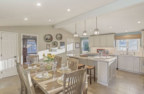 Mission Fields Casa | 3874 Mission Fields - Adorable Carmel Custom Home