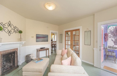 Pacific Grove Casa | 3893 Sweet Seventeenth home