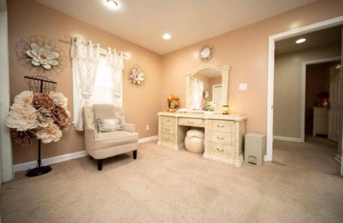 Roxborough Casa | 389B) Luxarious 1 BR