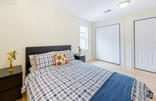 Quincy Casa | 39-Newly Built Townhouse