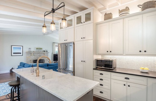 Northeast Carmel Casa | 3915 Beach Paws - Walk to Town and Beach, Hot Tub