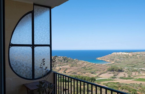 Xaghra Apartamento | 3B Panoramic Valley & Beach View