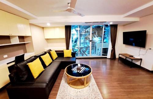 Khlong Toei Nuea Casa | 3B-Short-term rental allowed-2BRs Downtown Bangkok