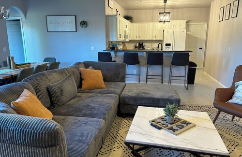 Oklahoma City Casa | 3B2B trendy house in OKC with WiFi, garage, W/D, kid toys, close to attractions