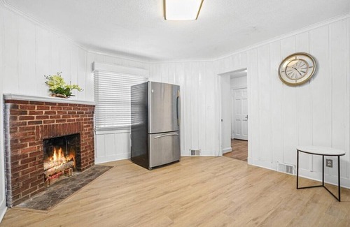 Bethesda Casa | 3Bd/2.5ba Townhome in Bethesda nr NIH and Metro