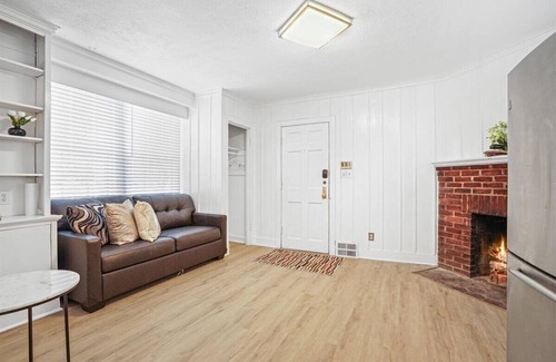 Bethesda Casa | 3Bd/2.5ba Townhome in Bethesda nr NIH and Metro