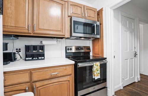 Bethesda Casa | 3Bd/2.5ba Townhome in Bethesda nr NIH and Metro