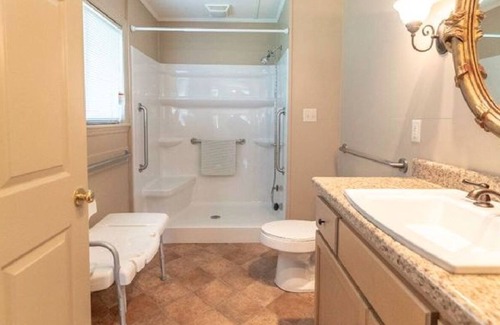 Summerville Casa | 3BD 2 BR Very Private Executive House