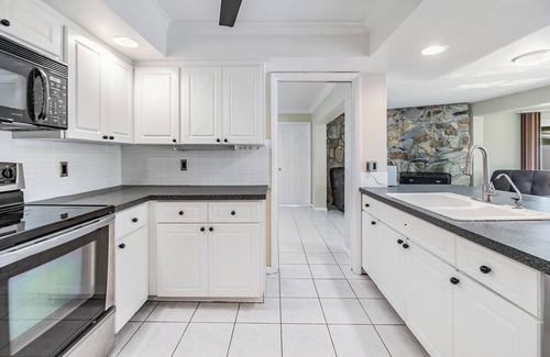 Shore Acres Casa | 3Bd/2Ba Home w/Private Dock & Free Boat Parking