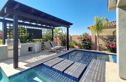 Surprise Casa | 3bd/2ba House w/ Pool, Hot Tub, Kiddie Pool, Firepits, & Resort Style Amenities
