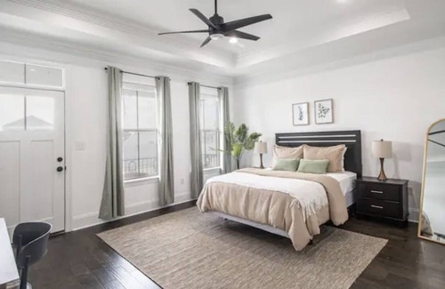 Broadmoor Casa | 3bd|2ba Vibrant Nola Modern Loft
