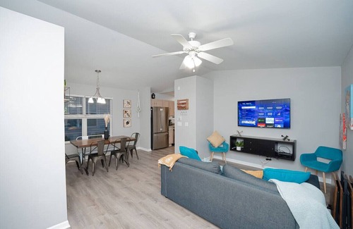 St. Louis Casa | 3bdr, 2ba, 1 King & 3 Queen Walk to Park! Dogs ok!