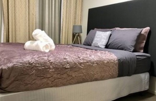 Kensington Apartamento | 3BD/2BTH Apt next door to Flemington Racecourse W Parking
