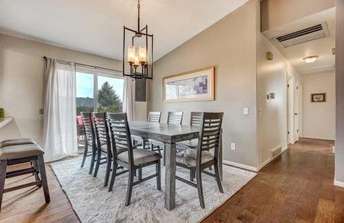 Southwest Colorado Springs Casa | 3BD Cheyenne Mountain Home w Hot Tub & Grill