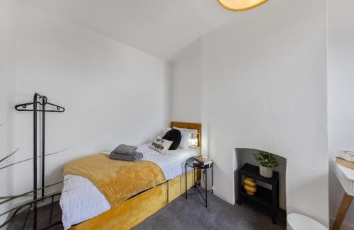 Gillingham Casa | 3Bd House-Long Stays Welcome