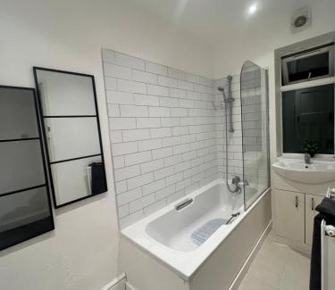 Oadby Casa | 3bd in leicester near M1 - city - contractors
