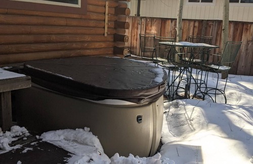 Al Tahoe Cabina | 3BD Pet-Friendly Log Cabin | Fast Wifi | Hot Tub | By Lake | Ski