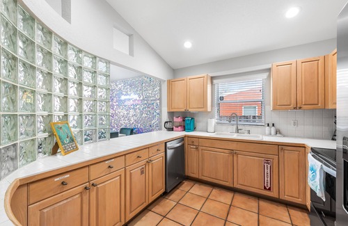 Croissant Park Casa | 3bd: Pool and 15 Mins to Beach & Airport Retreat