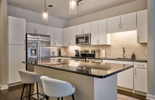 Clayton Apartamento | 3BD Sanctuary Stone`s Throw from DT Clayton