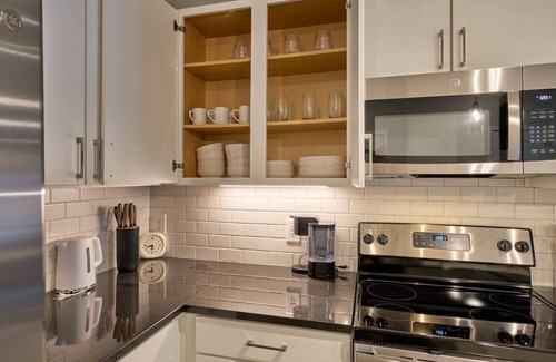 Clayton Apartamento | 3BD Sanctuary Stone`s Throw from DT Clayton