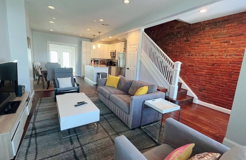 Brookland Casa | 3BD Spacious Brookland Home W Parking & By Metro