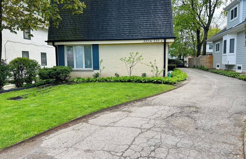 Lake Forest Casa | 3BD Townhome Downtown Lake Forest