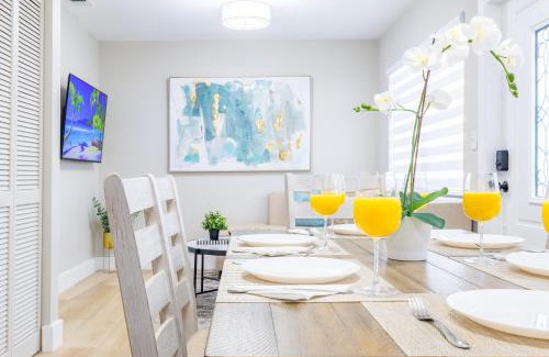 Flagami Casa | 3BDR Modern -Top Location Terrace- 6 Min Airport