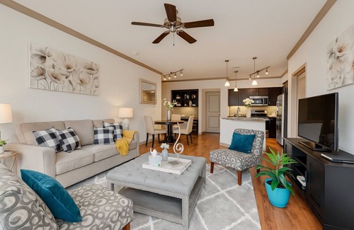 South Main Apartamento | 🌟 3bdrm 2bd Walk-In Shower Private Garage Inner Loop Downtown Galleria Med 🌟