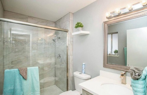 Chinatown Casa | 3BDRM/ 3 baths w/Pool 10 mins from strip.Perfect for seasonally / professionals