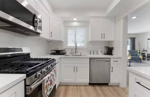 Monrovia Casa | 3Bed 2Ba l DTLA l Hollywood l Disneyland l Free Parking