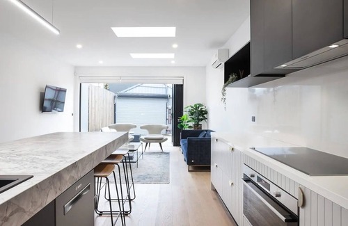 Coburg Casa | 3Bed/2Bath Entire House - The Charmer