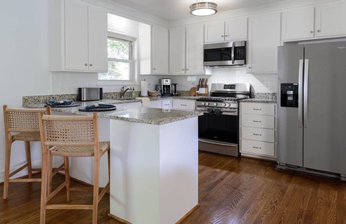 Cornelius Casa | 3Bed/2Bath home with new interior design, & backyard Oasis. Minutes to the lake!