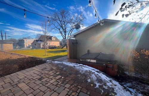 Cedar Falls Casa | 3Bed 2Bath Outdoor Oasis, Fenced Yard, HOT TUB!