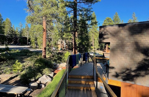 Carnelian Bay Casa | 3bed/2bath Tahoe Cabin Getaway - Sleeps 8-10