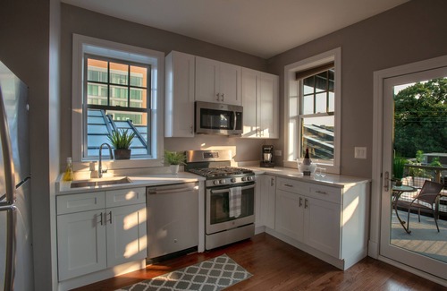 Wrigleyville Casa | 3Bed/2Bath Wrigley home w/view & party deck 443 ft from Wrigley Field - 3rd Fl