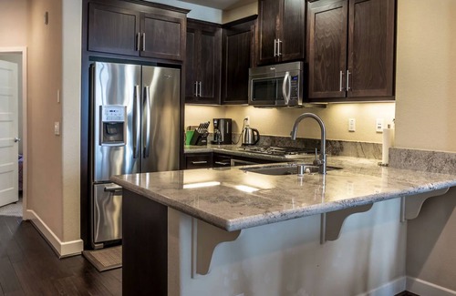Dublin Casa | 3bed/bath luxury Town Home with garage & pool