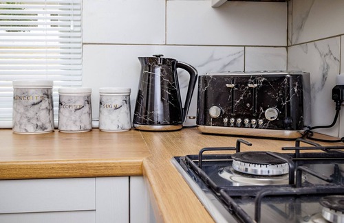 Barrow-in-Furness Casa | 3bed Holiday Home.Barrow in Furness. 5mins walk to most amenities