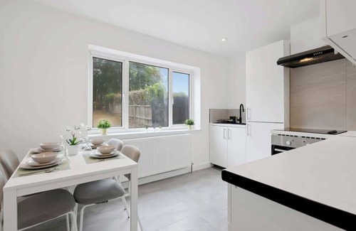 Alfreton Casa | 3Bed House-Free Parking