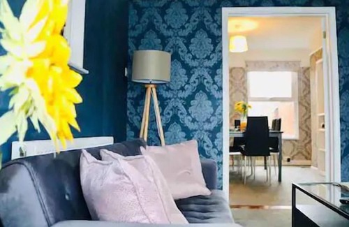 Wolverton Casa | 3Bed House Free Parking and Garden* Perfect For Family Relocation or Contractor